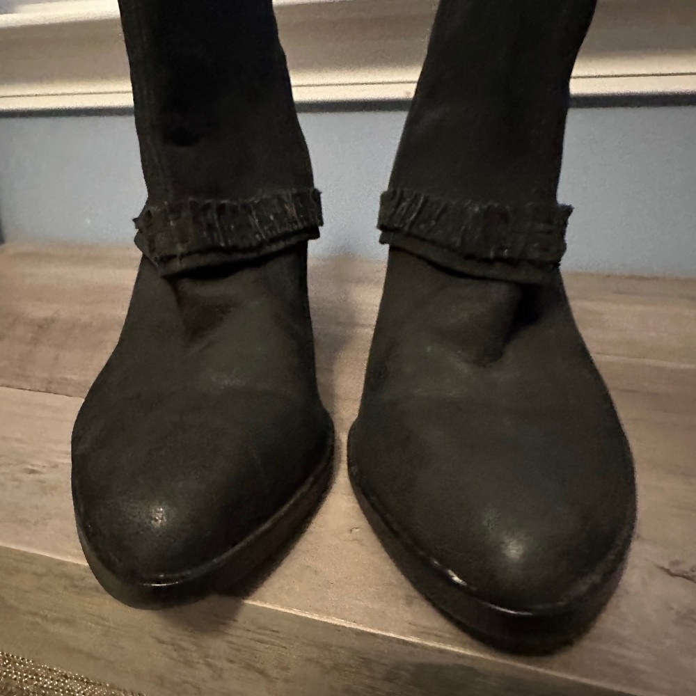 B. MAKOWSKY WOMENS BLACK LEATHER MADDISON WEDGE BOOTS SIZE 8